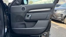 Land Rover Discovery 3.0 D300 Dynamic SE 5dr Auto Diesel Station Wagon